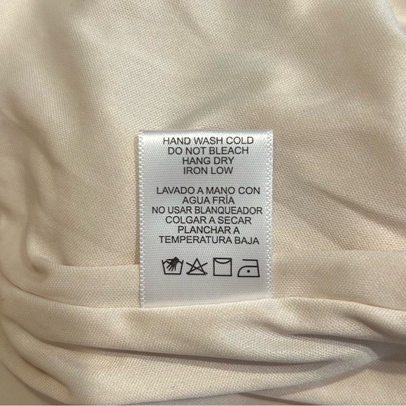 Off white/ beige shorts with skirt overlay - Picture 4 of 5